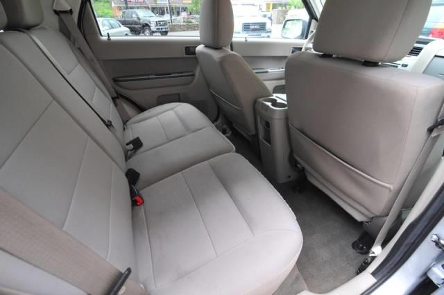 Ford Escape 2011 photo 2