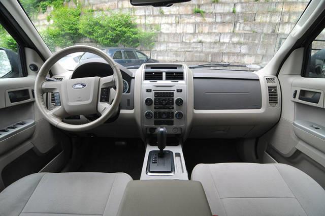 Ford Escape 2011 photo 4