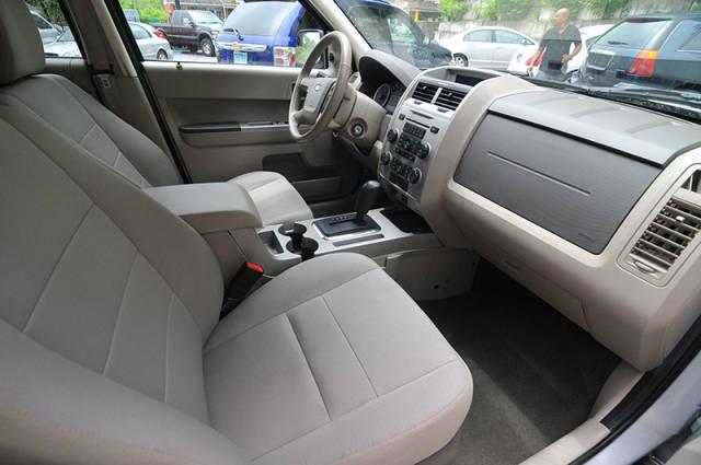 Ford Escape 2011 photo 9