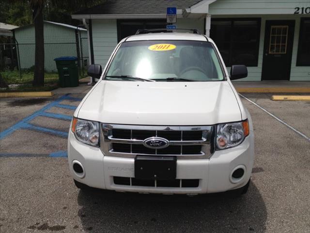 Ford Escape 2011 photo 2