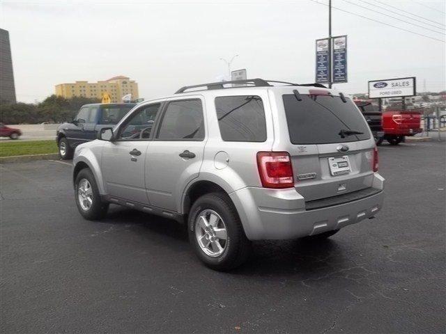 Ford Escape 2011 photo 3