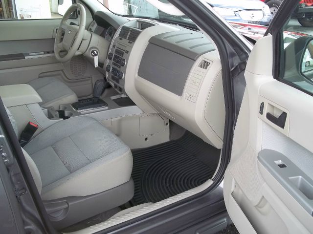 Ford Escape 2011 photo 1
