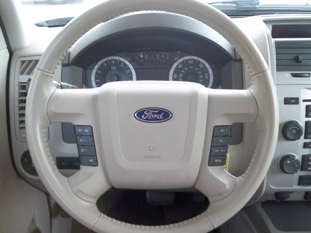 Ford Escape 2011 photo 10
