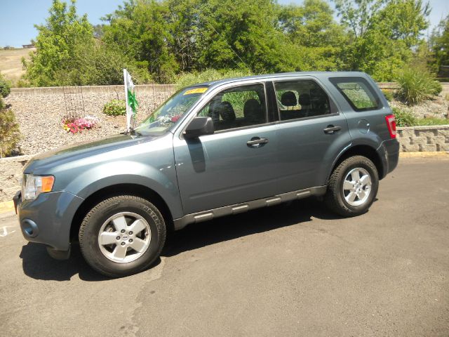 Ford Escape 2011 photo 2
