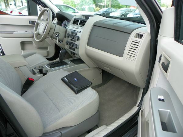 Ford Escape 2011 photo 3