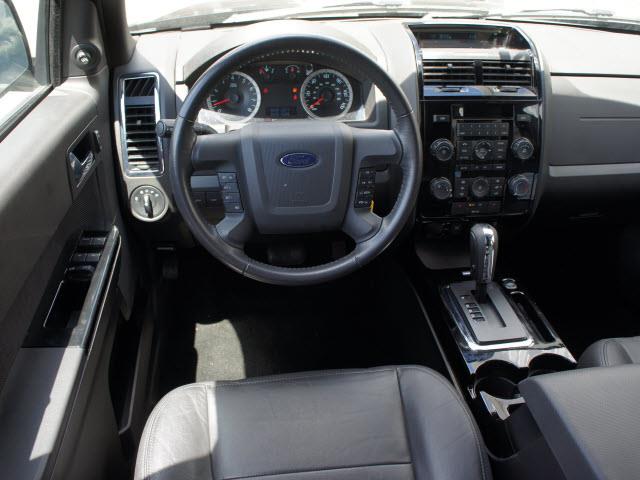 Ford Escape 2011 photo 1