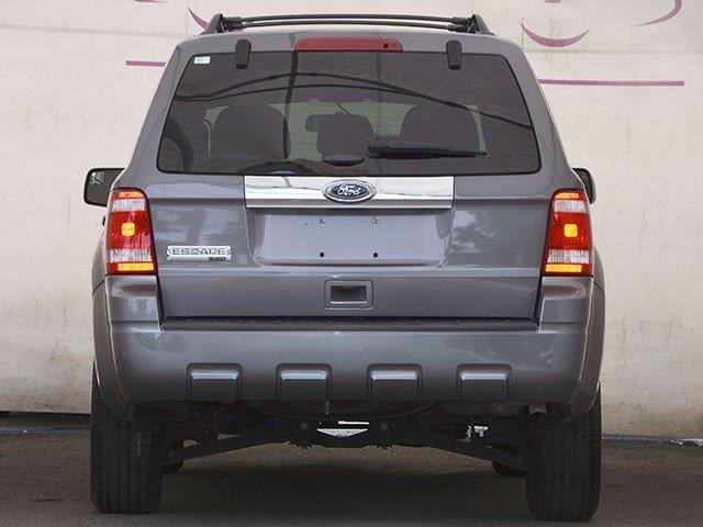 Ford Escape 2011 photo 2