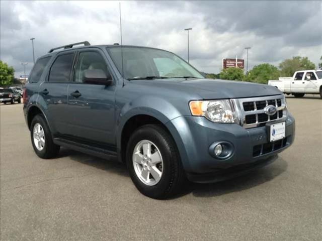 Ford Escape 2011 photo 2