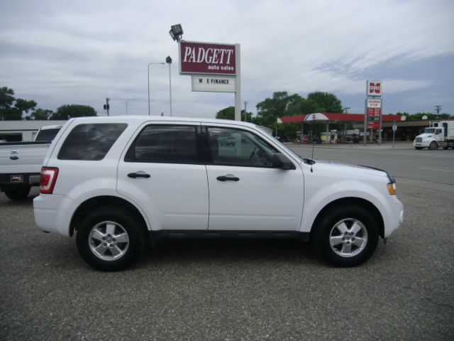 Ford Escape 2011 photo 3