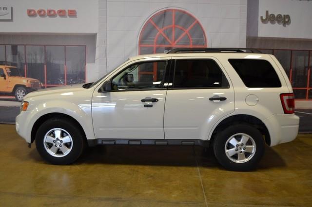 Ford Escape 2011 photo 21