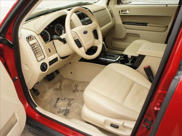 Ford Escape 2011 photo 2