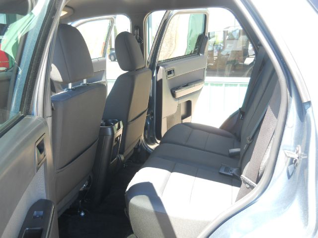 Ford Escape 2011 photo 1