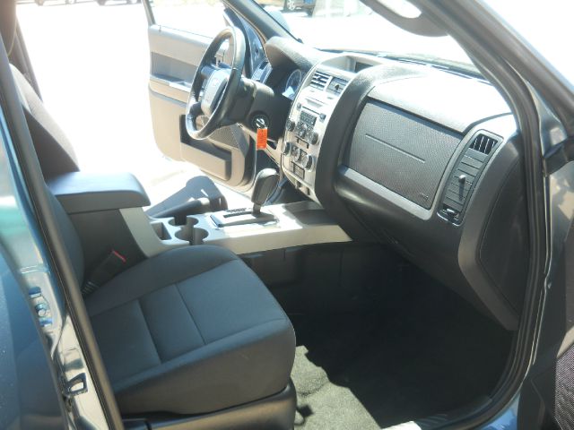 Ford Escape 2011 photo 10