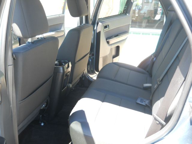 Ford Escape 2011 photo 3
