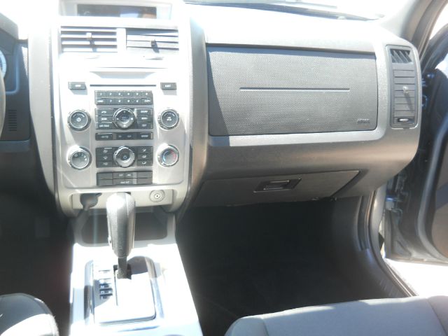 Ford Escape 2011 photo 7
