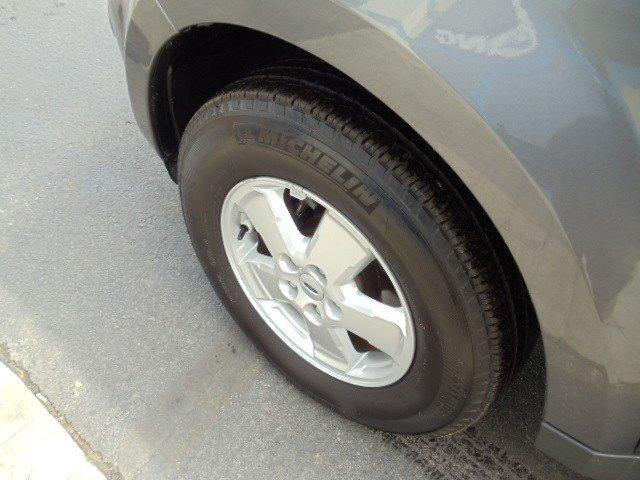 Ford Escape 2011 photo 2