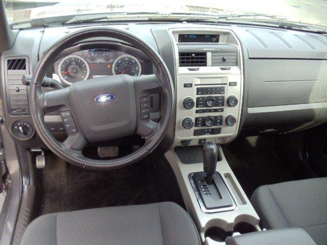 Ford Escape 2011 photo 4