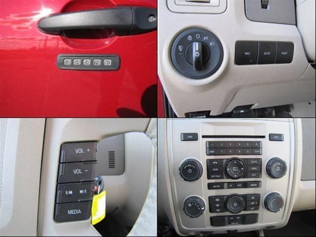 Ford Escape 2011 photo 1