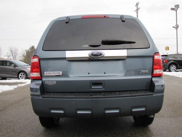 Ford Escape 2011 photo 3