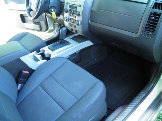 Ford Escape 2011 photo 21