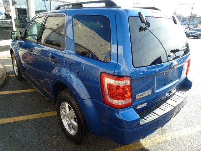 Ford Escape 2011 photo 2