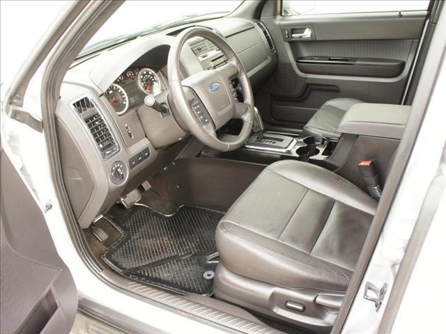 Ford Escape 2011 photo 2