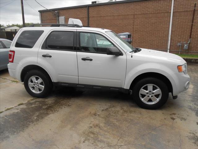 Ford Escape 2011 photo 3