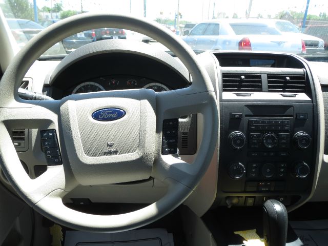 Ford Escape 2011 photo 9