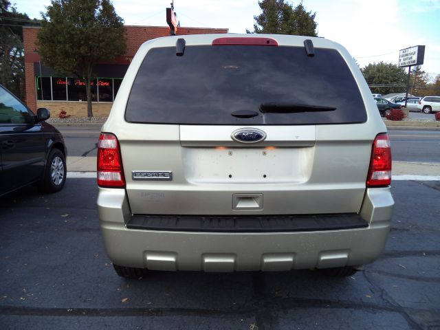 Ford Escape 2011 photo 2