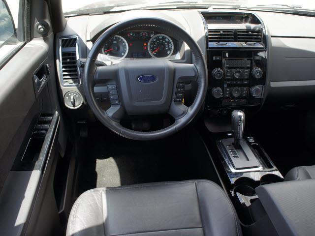 Ford Escape SLT 25 SUV