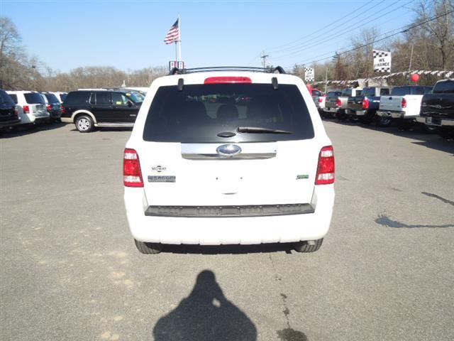 Ford Escape 2011 photo 2