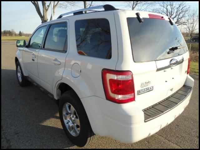 Ford Escape 2011 photo 4