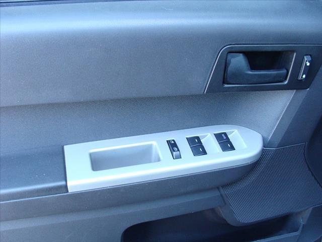 Ford Escape 2011 photo 13