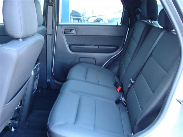 Ford Escape 2011 photo 3