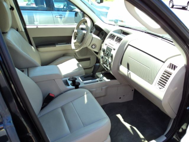 Ford Escape 2011 photo 3