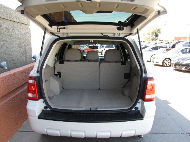 Ford Escape 2011 photo 2