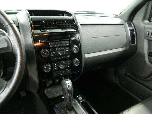 Ford Escape 2011 photo 11