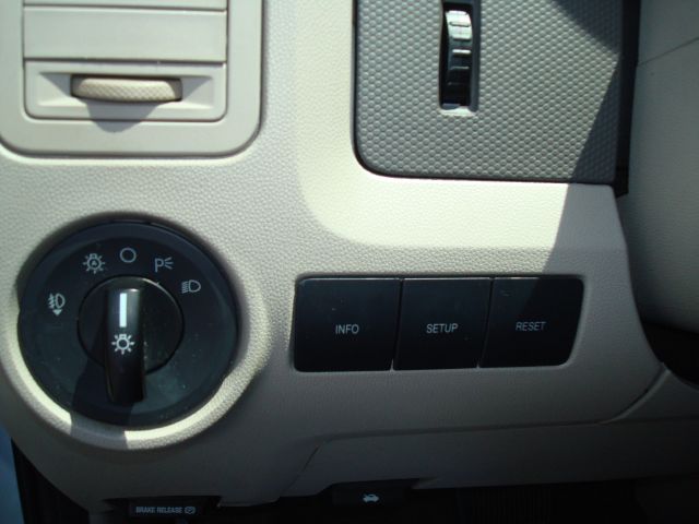 Ford Escape 2012 photo 13