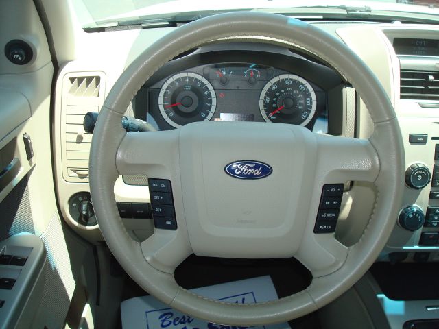 Ford Escape 2012 photo 17