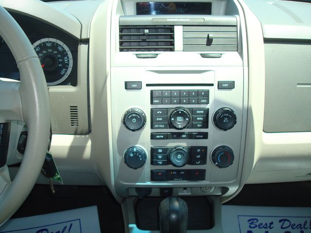 Ford Escape 2012 photo 23