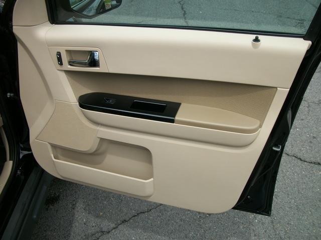 Ford Escape SLT 25 SUV