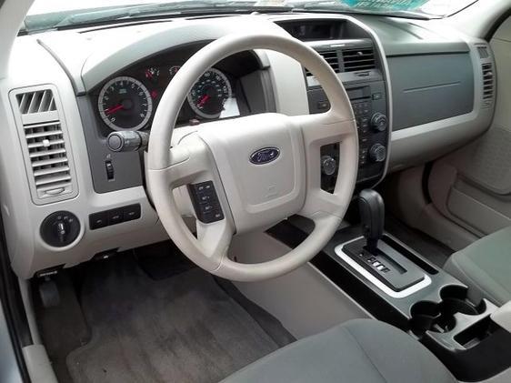 Ford Escape 4DR 4WD BASE AT SUV