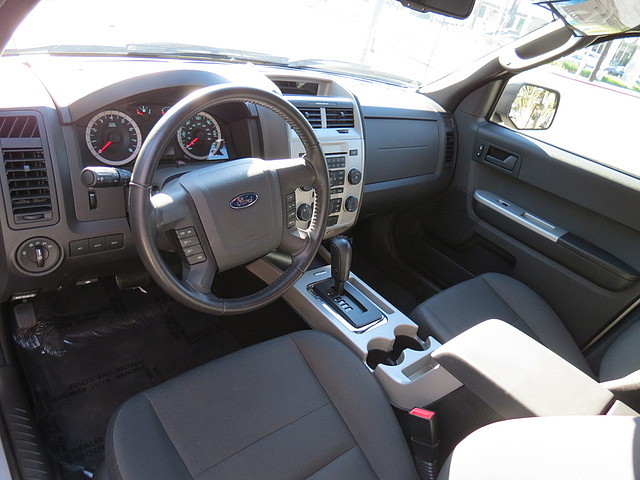 Ford Escape 2012 photo 3