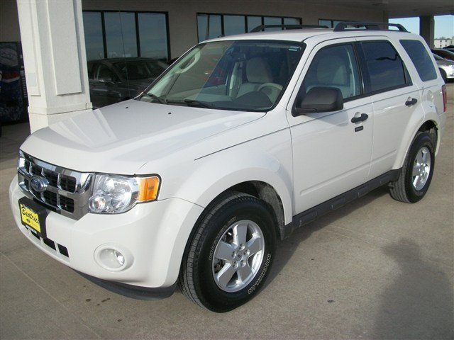 Ford Escape 2012 photo 2