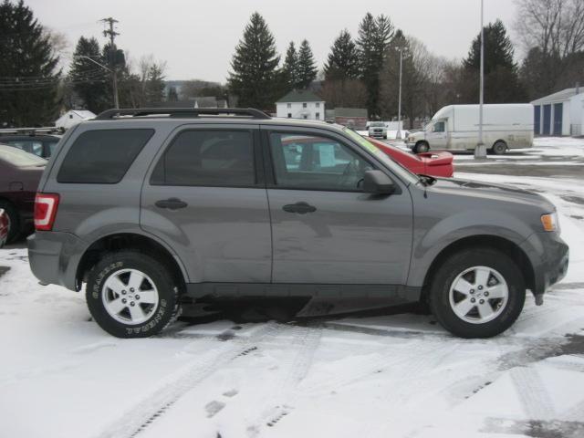 Ford Escape 2012 photo 2