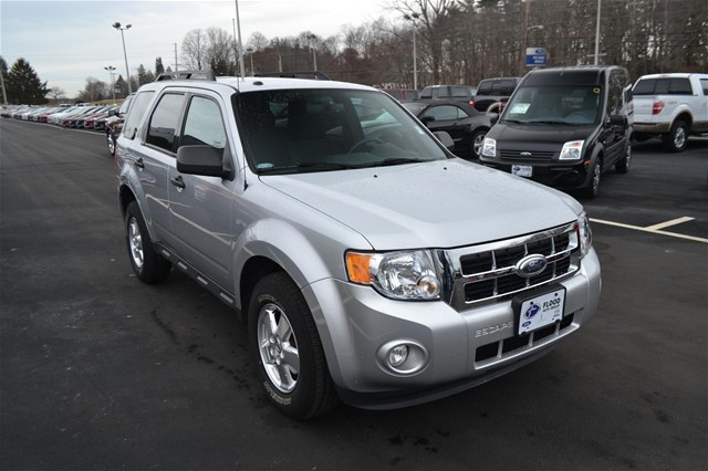 Ford Escape 2012 photo 2