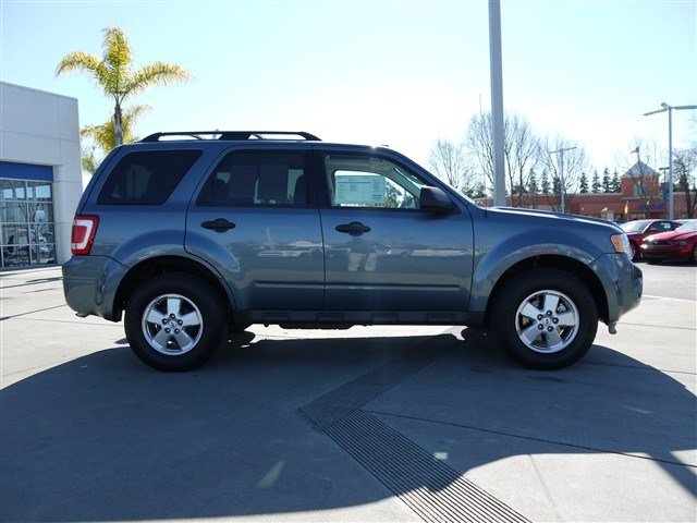 Ford Escape 2012 photo 2