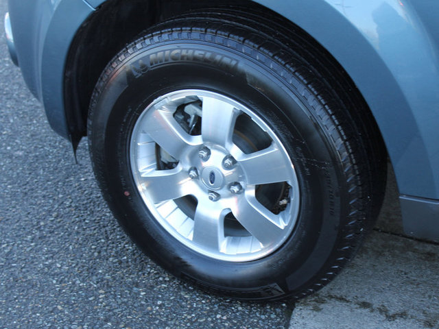 Ford Escape 2012 photo 2