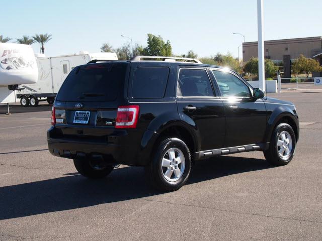 Ford Escape 2012 photo 2
