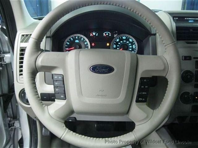 Ford Escape 2012 photo 1